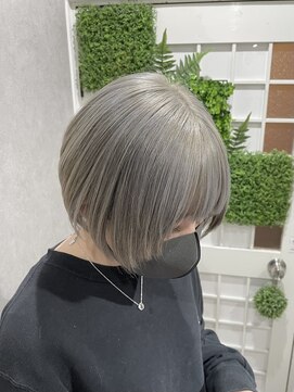 イト(ito) ショートヘアシルバーグレーカラー兵庫県姫路美容室糸ito～HIRO