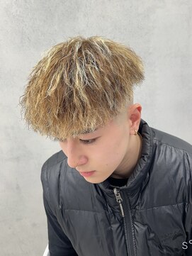 ルースト 西院店(ROOST) ツイスト×金ハイライト