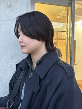 黒髪ボルドーブラックジェンダーレスウルフクラゲヘアー