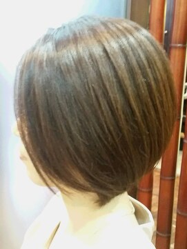 レヴェリー(REVERIE) 大人めなクールショートボブ