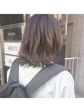 デフィー(DEFY) 外ハネボブディーヘア