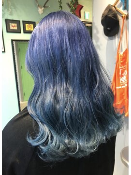 ヴィレッタ(VIRETTA) ブルー×グラデーション