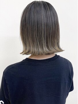 ルッツ(Lutz. hair design) ハイライトグラデージョン