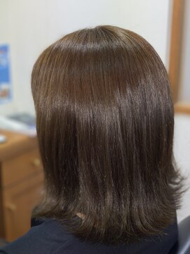 ヘアーメイクエアーセントラーレ(HAIR MAKE air Zentrale) アッシュグレージュ外ハネボブ