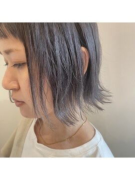 シームリー 千田町店(Seemly) ブリーチ歴あり/シルバーラベンダー/外ハネルーズヘア