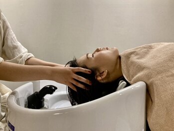 イタクラ 女池店(ITAKURA)の写真/筋膜リリースでリフトアップ効果◎髪のお悩みにも◎日々の疲れを癒す極上ヘッドスパで、至福のひと時を…♪