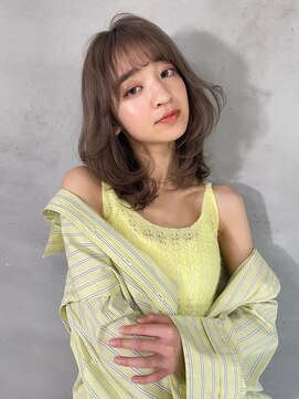 ウニコ(unico.) レイヤーカット/顔まわりカット/ベージュカラー