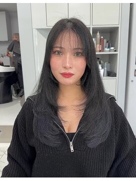 艶感ロングヘア/黒髪［新宿/韓国ヘア/トリートメント/前髪］