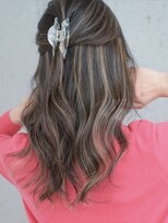 マリアナ(Mariana)&nbsp;ハイライトショートヘアレイヤーカットダブルカラー