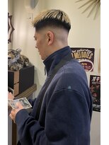 理容館 ジャガー&nbsp;金髪フェザーアップ