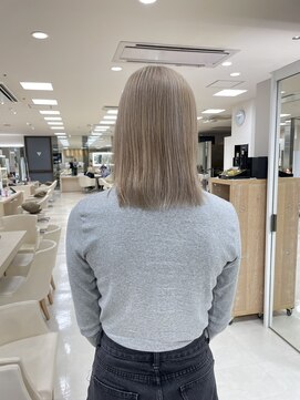 ケンジ 平塚ラスカ店(KENJE) ハイトーンカラー／レイヤーカット／ミディアム