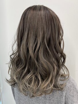 シエスタ バイ アンブルリュクス(siesta by amble luxe) バレイヤージュ