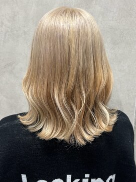 ルノン(LUNON) ホワイトブロンド/ミルクティーベージュ/ハイトーンカラー