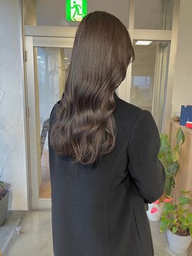 ヒトノワ(Hito.nowa) ツヤ感のあるオリーブカラー【荒川】