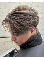 イーラ(era)&nbsp;フェザーショートパーマ/メンズ/刈り上げ/眉毛/ツイスト