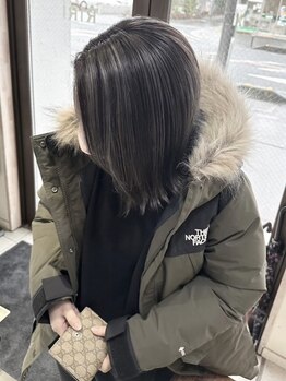 リリ(Riri)の写真/白髪のお悩みはRiriにお任せ下さい♪大人可愛いハイライトで白髪ぼかしもオシャレに◎