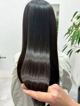 セイル(Sail) 漆黒のシルキー艶ロング