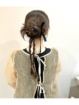 ミラ(Mila) お呼ばれヘア/ベロアのリボンと合う人気カチモリヘア★