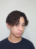 ボンドストーリールミエール(Bond Story lumiere)&nbsp;ツイストスパイラル縦落ちパーマ眉毛刈り上げメンズカット