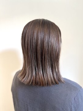 アトリエファゴ ハナミズキ店 【Yuine】赤みのない艶感たっぷりのアッシュカラー