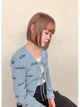 ヒビヲ 天神警固(HIBIO) ショートボブ切りっぱなしボブタッセルボブブリーチダブルカラー