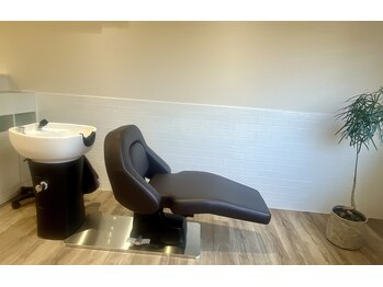 ムク バイ バララット ヘアー(MUKU by ballarat hair)の写真/マンツーマンでリラックス!あなただけの美を、安心の技術で叶える特別なサロン体験♪