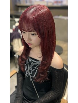 リア(Li'a) レッド/赤髪/レイヤー/ロング/かわいい/小顔/名古屋