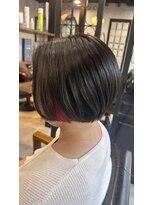 レヴィ 神楽坂(Levi)&nbsp;ショートボブインナーカラーレッド