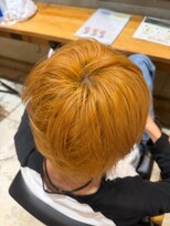 ポルム パプリカ(polum paprika)&nbsp;ハイトーンカラーブリーチカラーセンターパートメンズカット