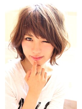 レウナ 外苑前(Reuna) クセ毛風・ニュアンスひし形ボブ