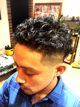 サニープレイスレオ(Sunny place Leo) ワイルドリーゼントパーマ