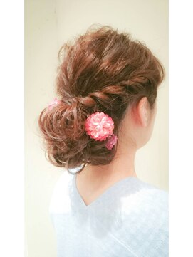 ネオリーブルノン 日吉(Neolive Runon) ふわっとまとまるねじり編みアップ