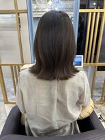 大人小顔レイヤーグレーベージュミディアム
