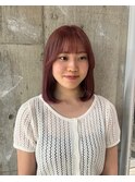 ピンクベージュ