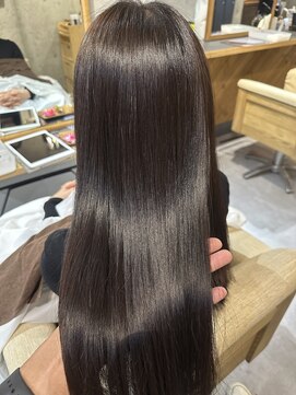 コメル(comeLe) ツヤツヤロングヘア