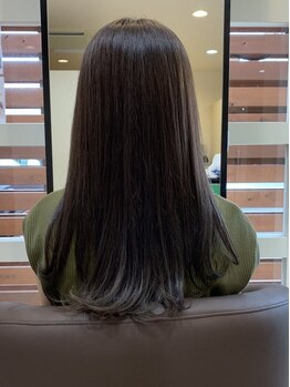 ヘアー プロデュース プアラ(Hair produce Puala)の写真/美髪を保つにはまず土台から。髪や頭皮のケアにこだわり、厳選したトリートメントとヘッドスパをご用意◇