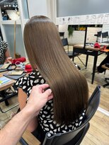 バズ(BUZZ) 【四ッ井】艶髪カラー