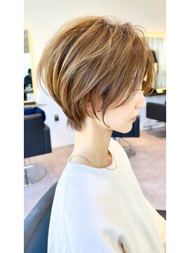 バンプ ギンザ(BUMP GINZA) 30代40代50代ショート似合わせ白髪ぼかし前髪あり髪型