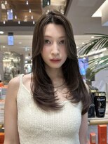 バイオレット 栄店(Violet) レイヤーカットハイレイヤーオリーブベージュ顔周りカット