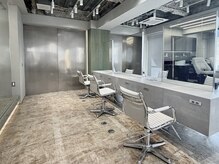 ガウディ 池袋店(Gaudi)の雰囲気（落ち着いた店内[メンズ/ハイライト/学割U24/シャドウパーマ]）