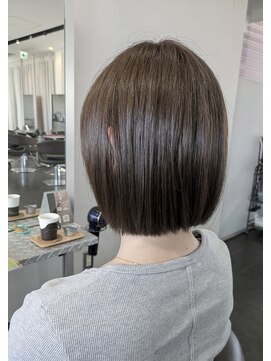 ヘアサロン フラット(Hair salon flat) ミニボブ ヘーゼル グレージュ