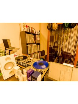 貴女のなりたいヘアスタイルを再現します!アットホームな雰囲気とこだわりの音楽でおもてなし!