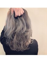 モードケイズ 本厚木(MODE K's)&nbsp;プラチナアッシュ　エアリーグレージュひし形シルエット