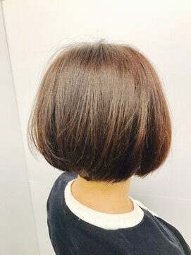 ミッシェル アフロート(michelle afloat) 20代30代40代大人の重めひし形ボブラウンドCカーブカット