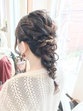 ロカット サロン(Roquat Salon) 編み下ろしアレンジ【ヘアアレンジ　立川/立川南口/八王子】