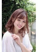 柔らかくて甘めなピンクベージュミディアム