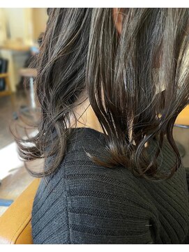 ジィップクリニカ(Zip clinica) ダークブラウン　担当近森