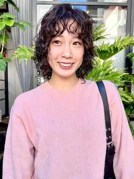 ヴヴ(Bub) 前髪パーマ ウェーブヘア 波巻きパーマ ボブパーマ 艶髪 20代