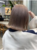 ミルクティーベージュカラー切りっぱなしボブ外ハネボブ韓国
