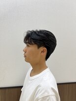 ステージ(STAGE)&nbsp;ダウンパーマ　韓国メンズヘア　センターパート